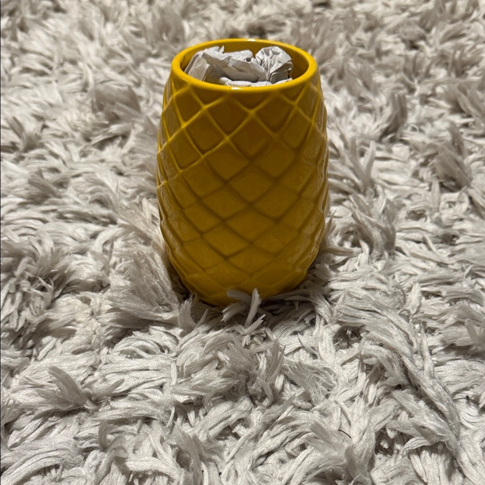 Yellow Pineapple-Shaped planter